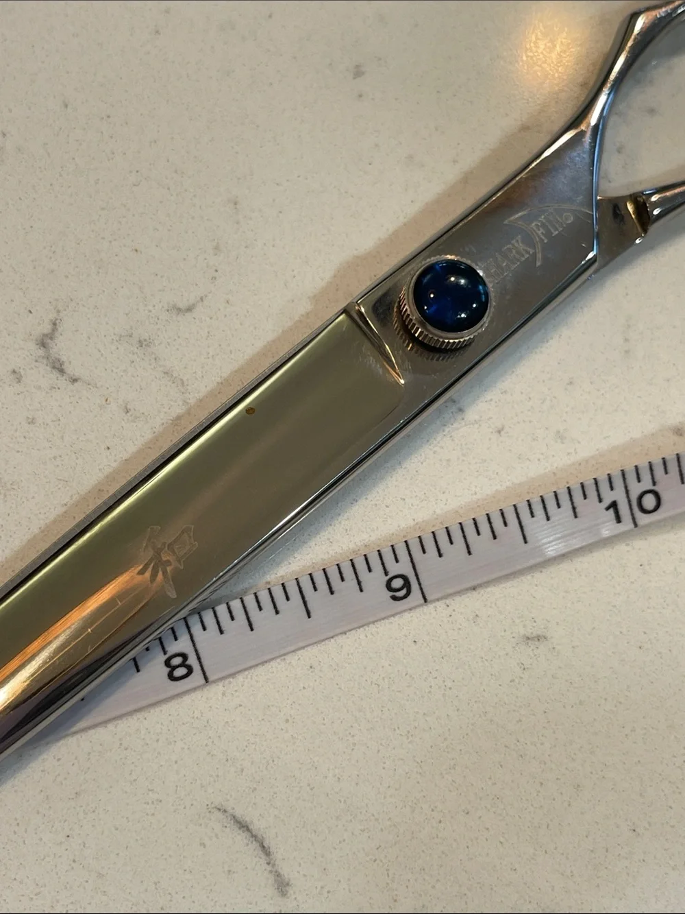 Shark Fin Professional Shears Right Hand 440-A In Case
